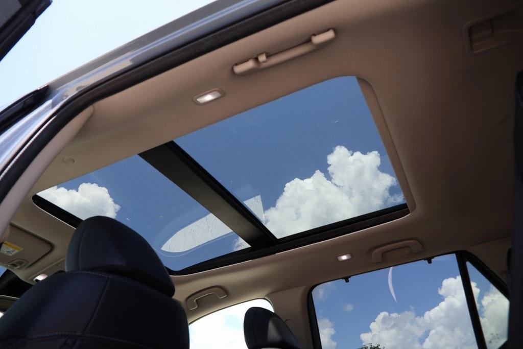 used 2024 Honda Pilot car, priced at $42,497
