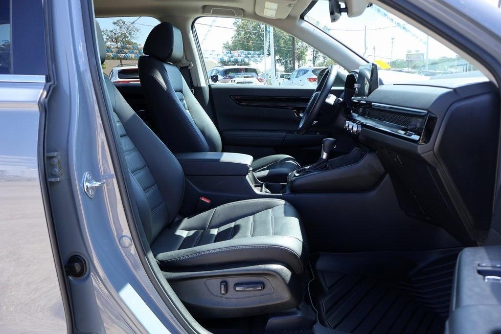 used 2025 Honda CR-V car, priced at $33,955