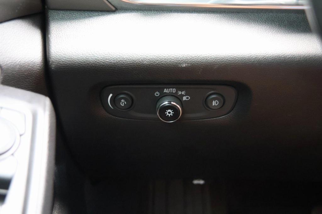 used 2020 Chevrolet Traverse car, priced at $24,688