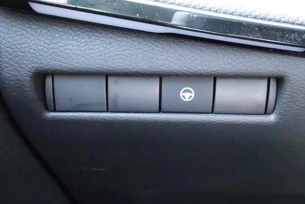new 2025 Nissan Kicks car, priced at $27,380