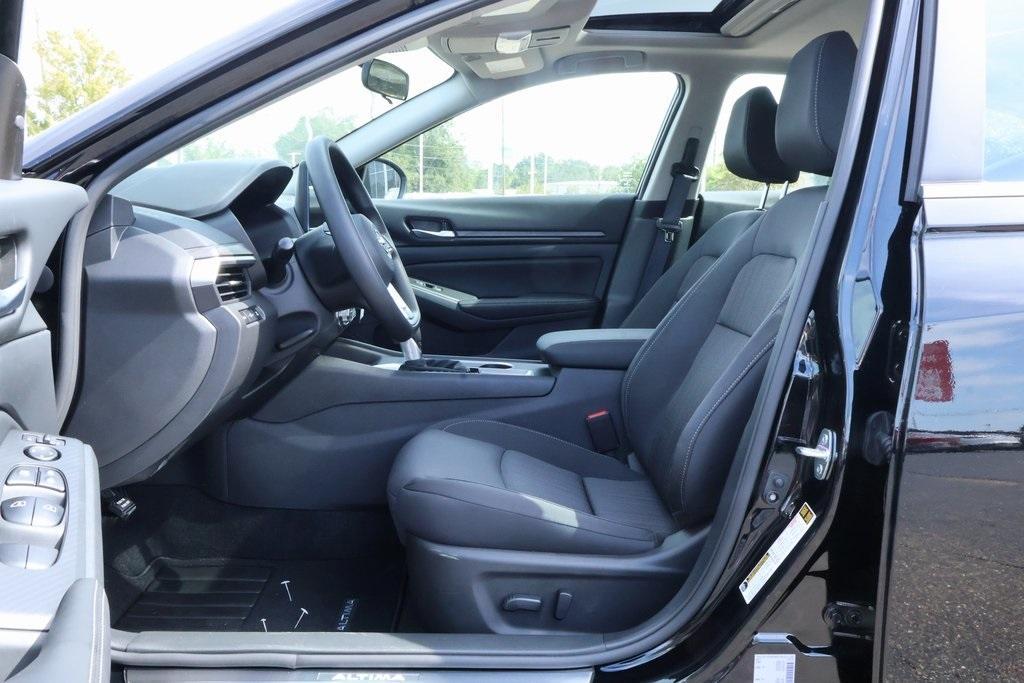 new 2025 Nissan Altima car, priced at $28,103