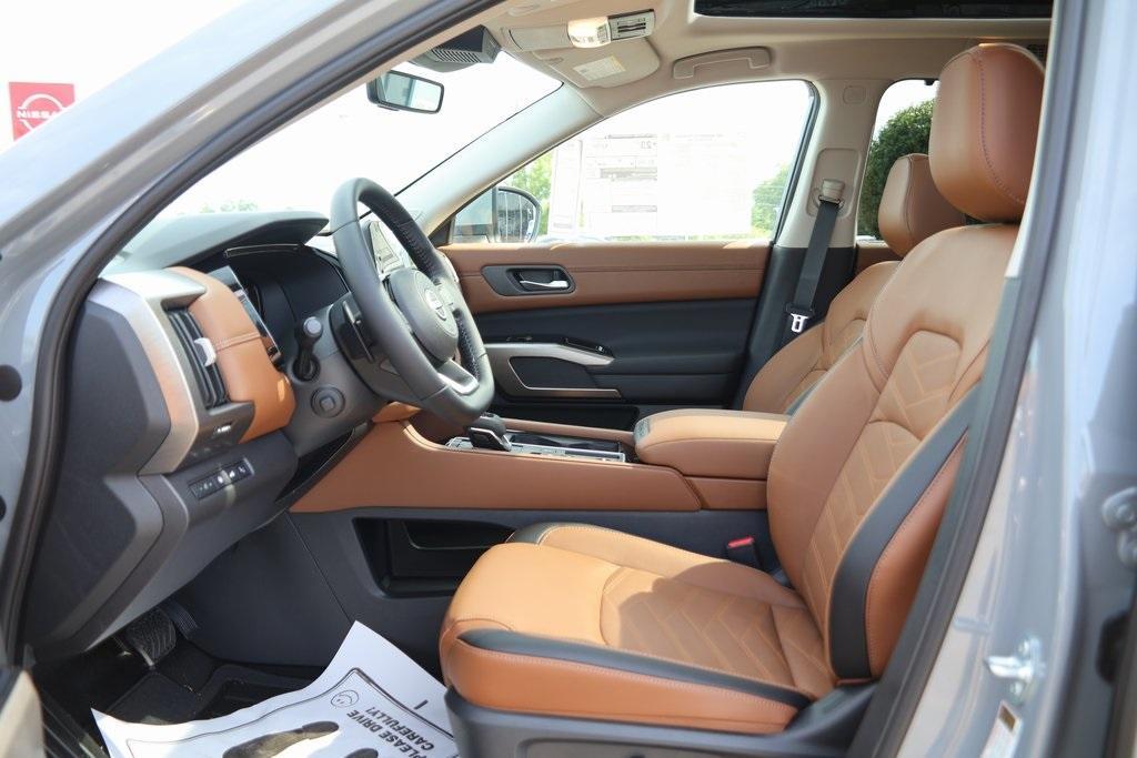 new 2025 Nissan Pathfinder car, priced at $48,703