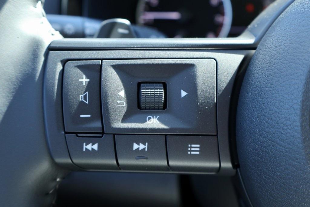 new 2025 Nissan Pathfinder car, priced at $35,258