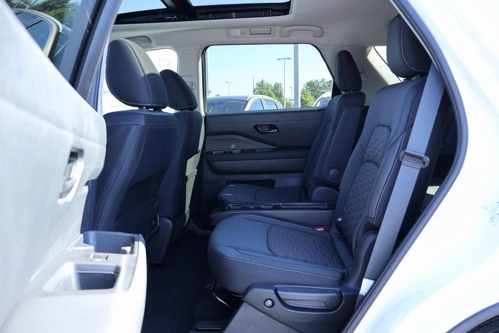 new 2025 Nissan Pathfinder car, priced at $35,258