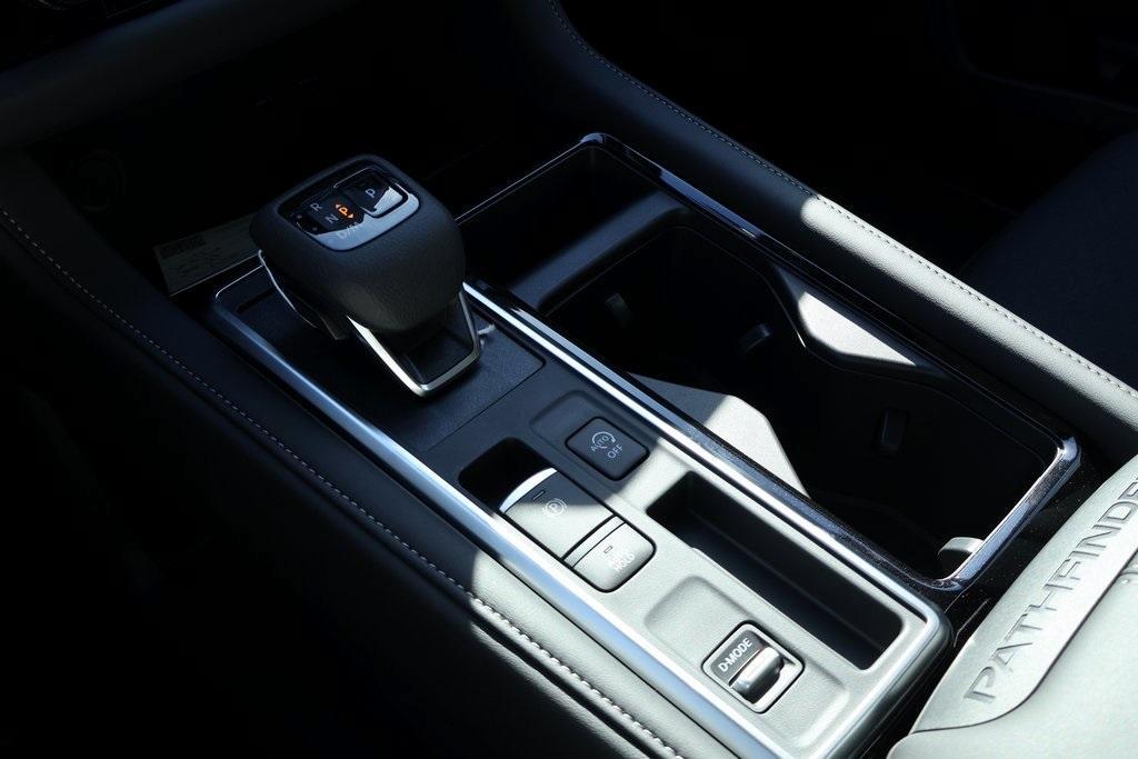 new 2025 Nissan Pathfinder car, priced at $35,258