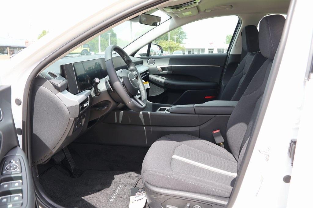 new 2025 Hyundai Sonata Hybrid car, priced at $30,234