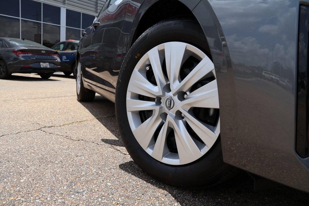 new 2025 Nissan Sentra car, priced at $22,192