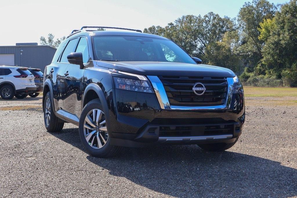 new 2025 Nissan Pathfinder car, priced at $41,924