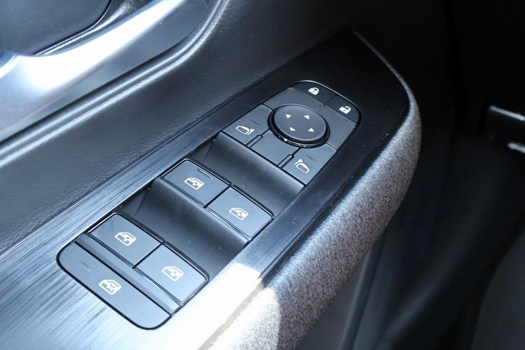 new 2025 Nissan Kicks car, priced at $26,962