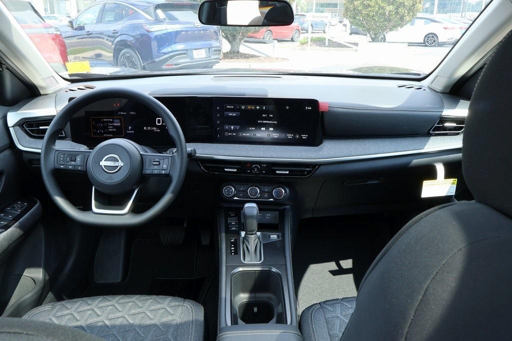 new 2025 Nissan Kicks car, priced at $26,962