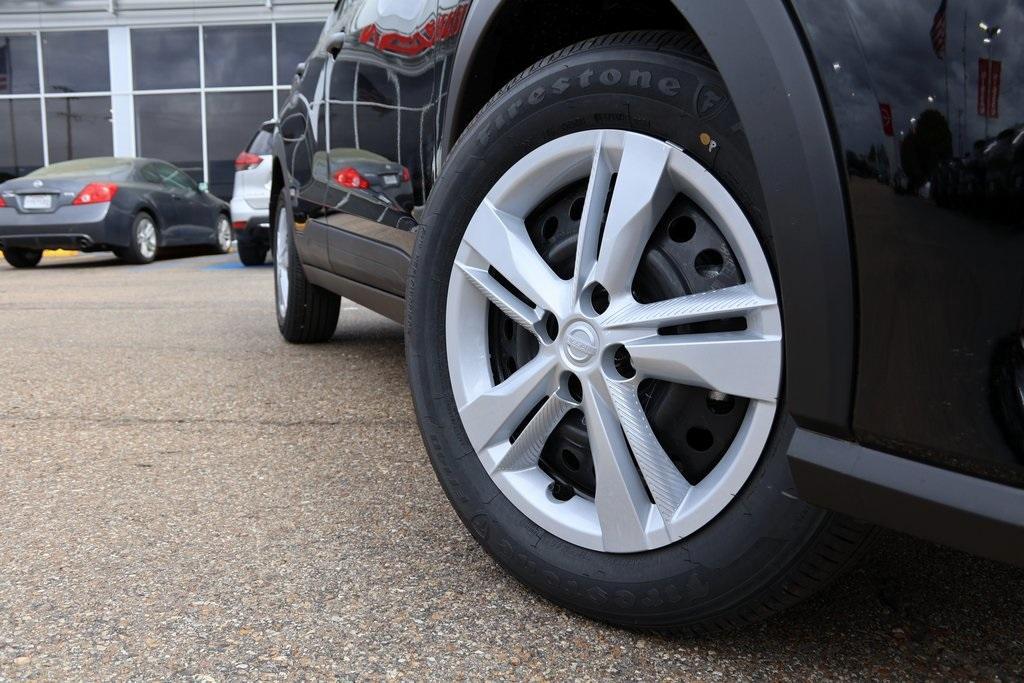 new 2025 Nissan Kicks car, priced at $22,431