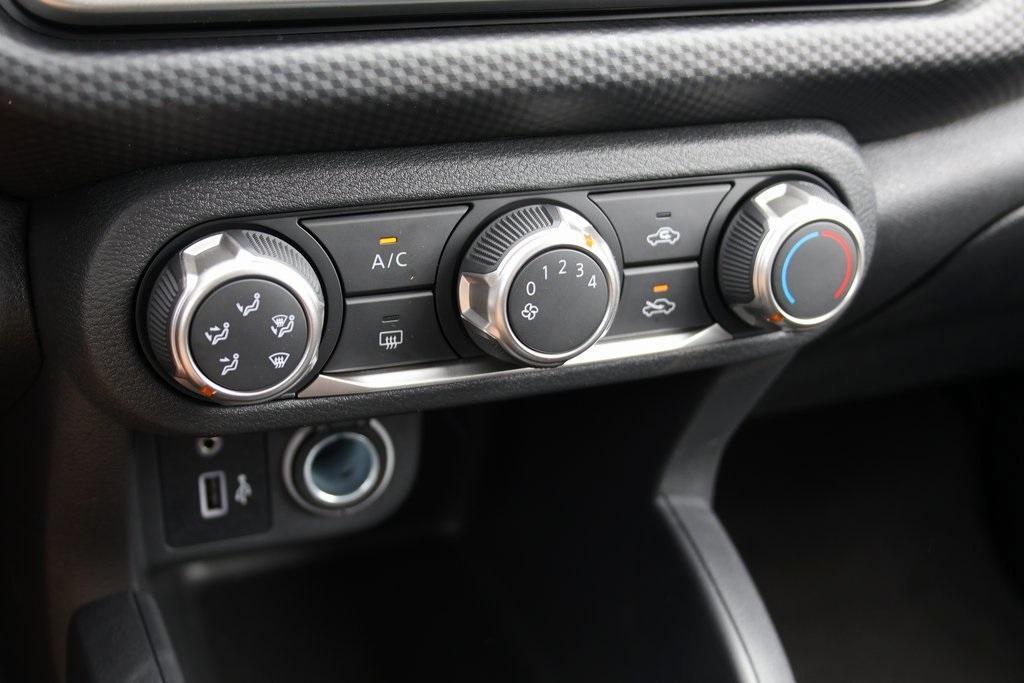 new 2025 Nissan Kicks car, priced at $22,431