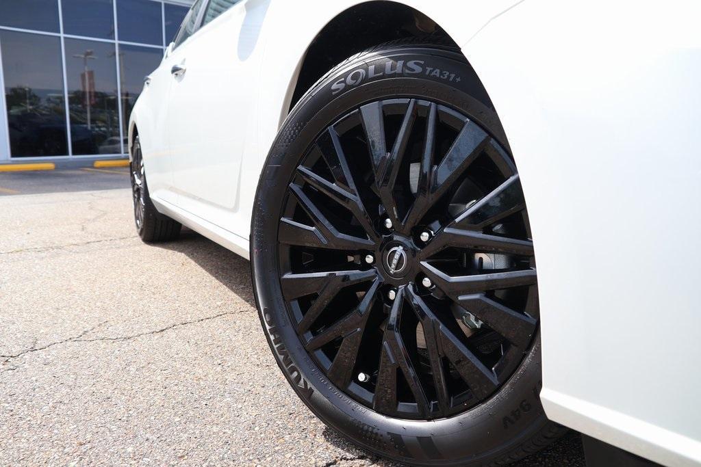 new 2025 Nissan Altima car, priced at $28,592