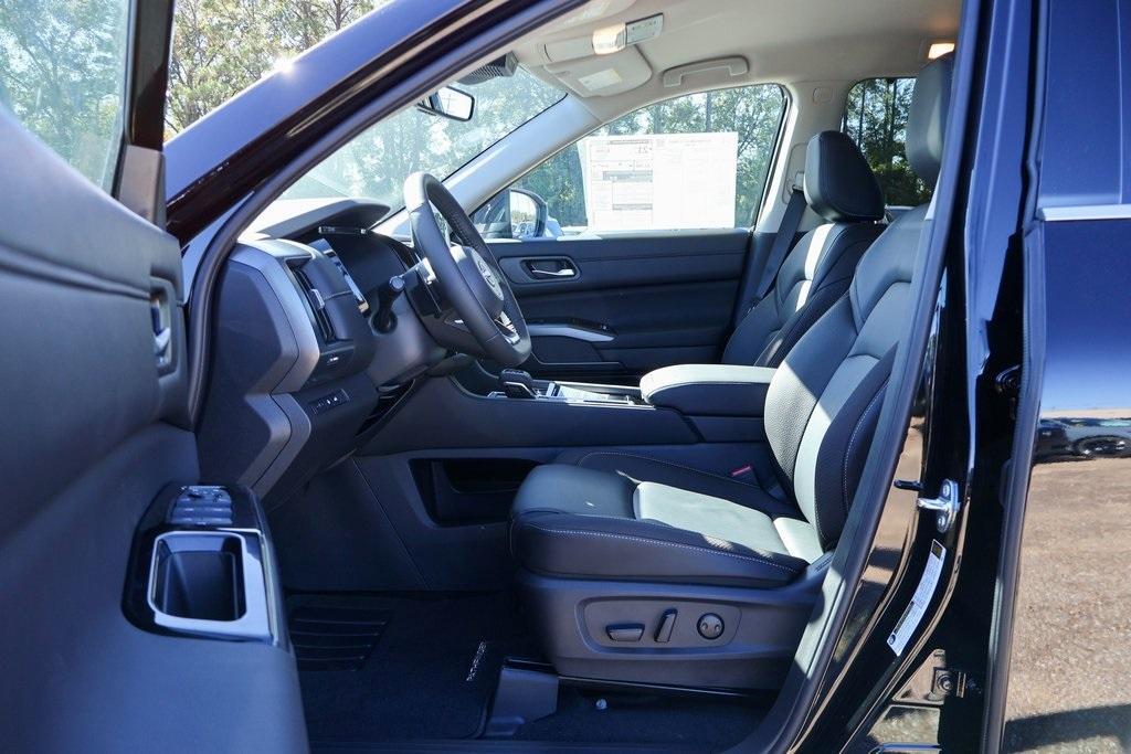 new 2025 Nissan Pathfinder car, priced at $42,783