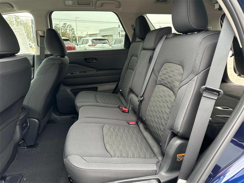new 2025 Nissan Pathfinder car, priced at $39,114