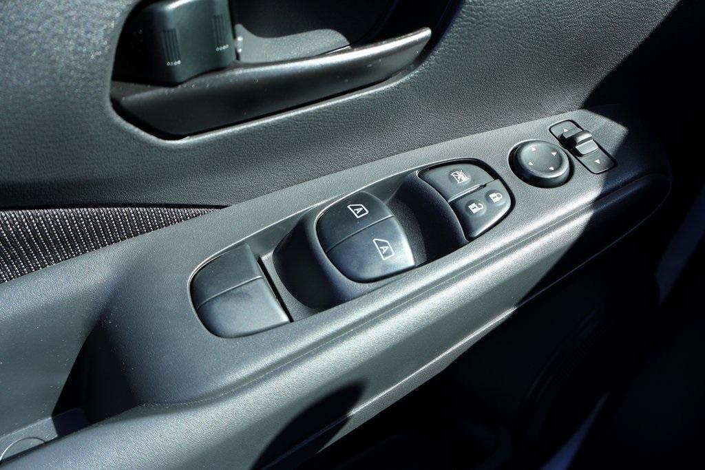 new 2025 Nissan Kicks Play car, priced at $23,294