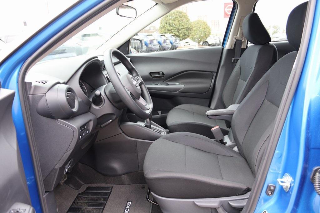 new 2025 Nissan Kicks car, priced at $22,431
