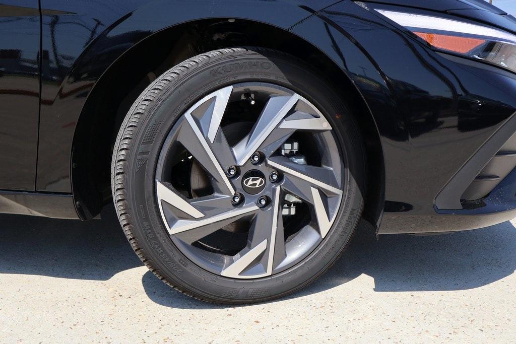 new 2025 Hyundai Elantra car, priced at $23,301