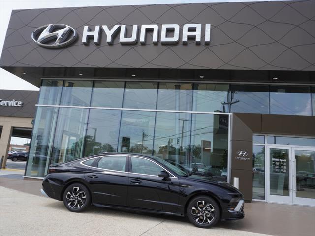 new 2024 Hyundai Sonata car, priced at $28,538