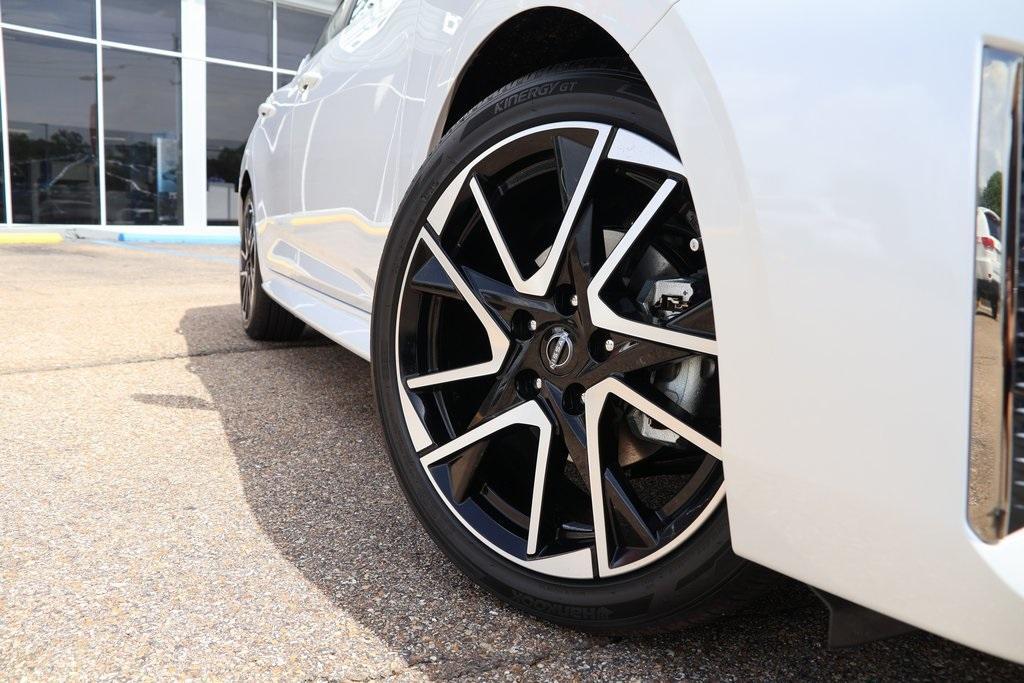new 2025 Nissan Sentra car, priced at $25,559