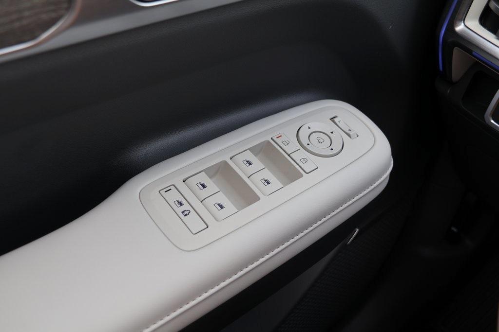 new 2025 Hyundai SANTA FE HEV car, priced at $42,576