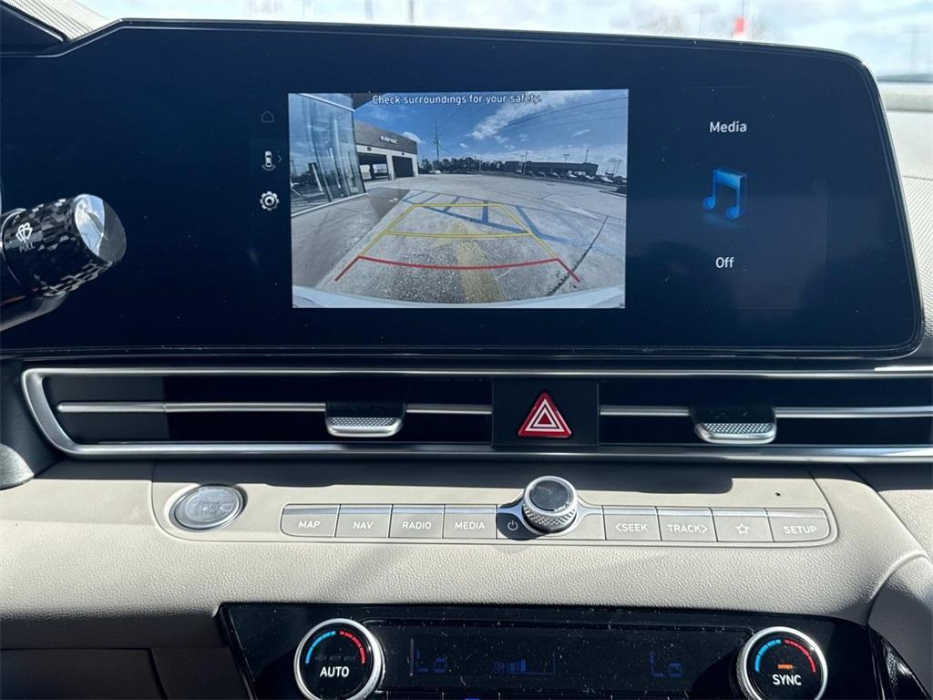 new 2025 Hyundai Elantra car, priced at $25,861