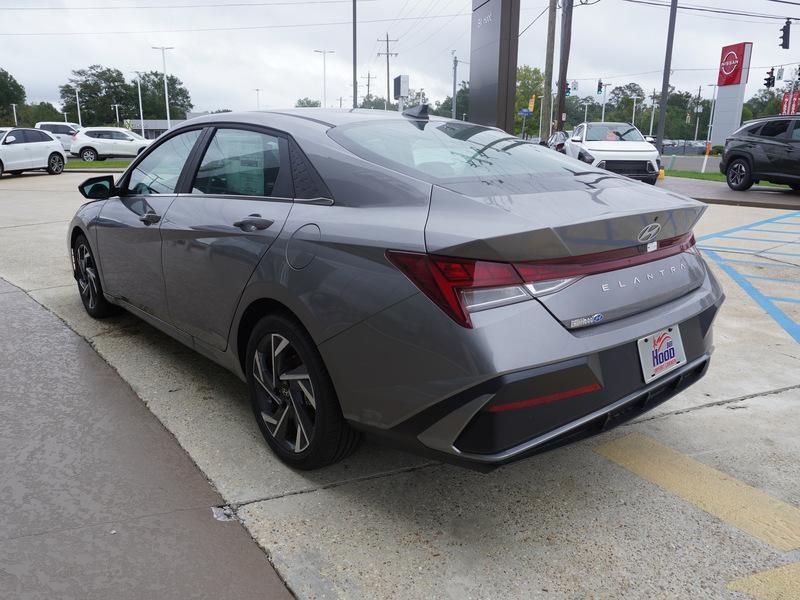 new 2024 Hyundai Elantra car, priced at $25,020