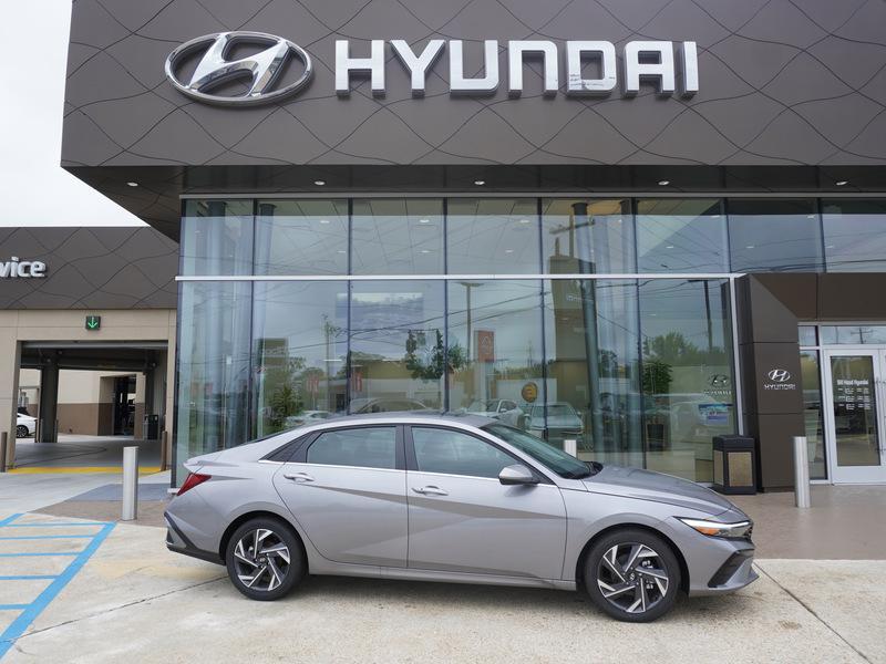 new 2024 Hyundai Elantra car, priced at $25,020