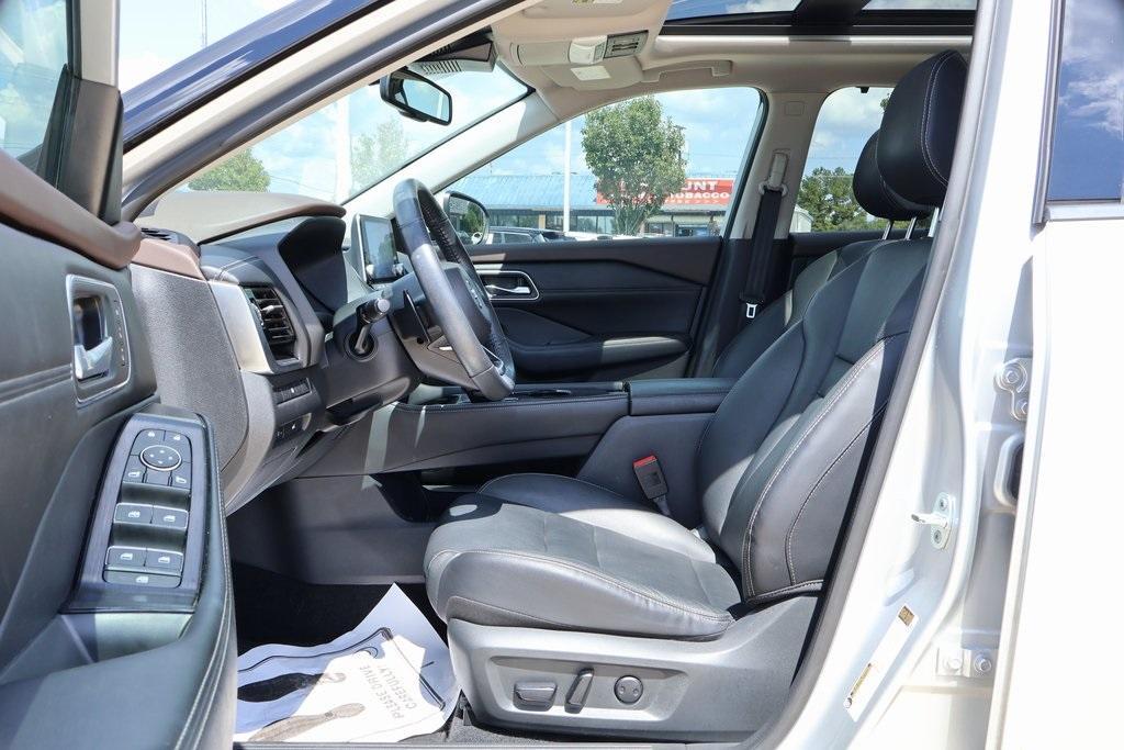 used 2021 Nissan Rogue car, priced at $19,294