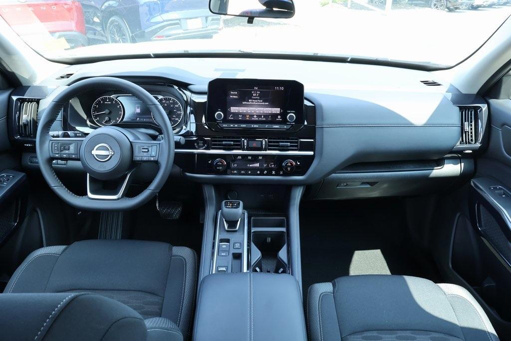 new 2025 Nissan Pathfinder car, priced at $33,587