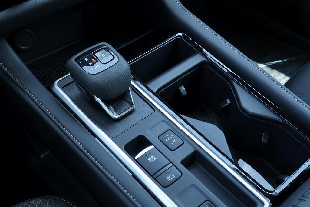new 2025 Nissan Pathfinder car, priced at $33,587
