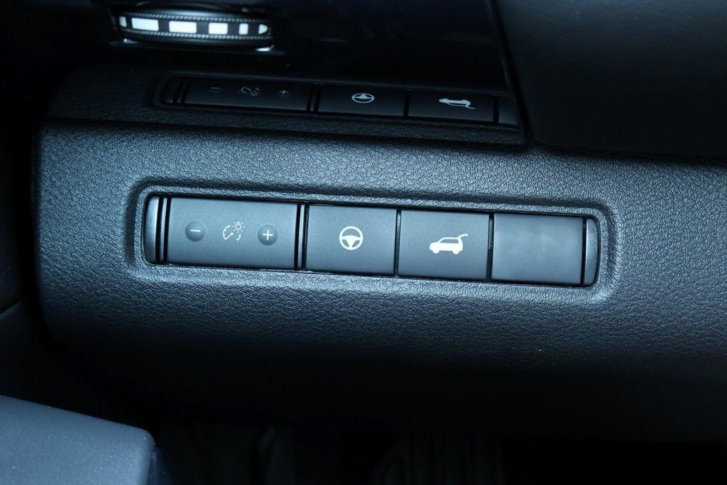 new 2025 Nissan Pathfinder car, priced at $33,587