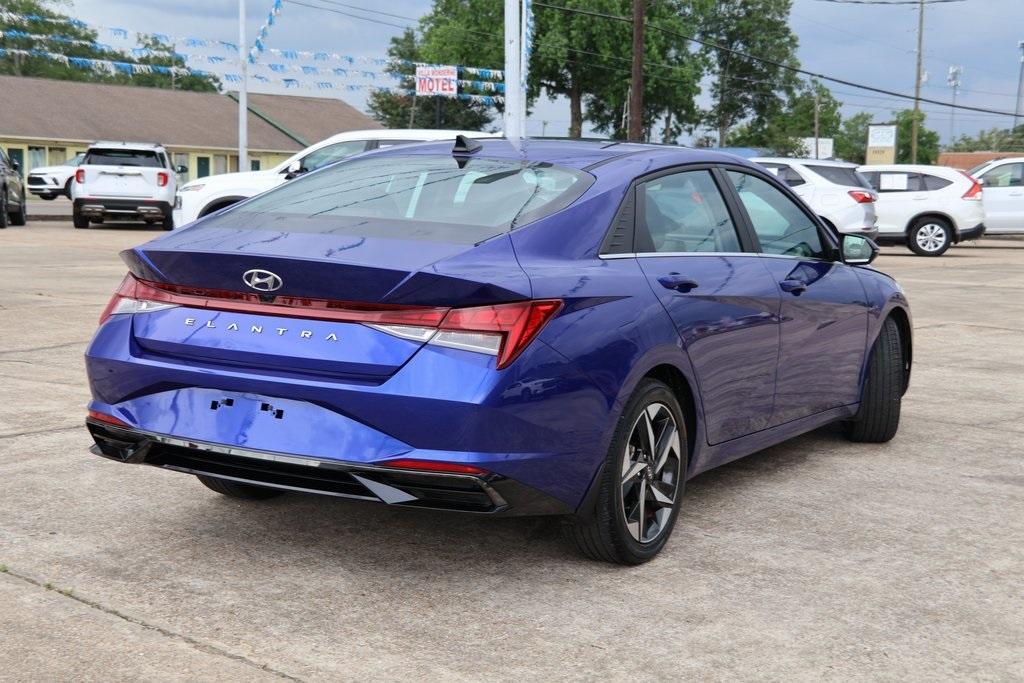 used 2022 Hyundai Elantra car