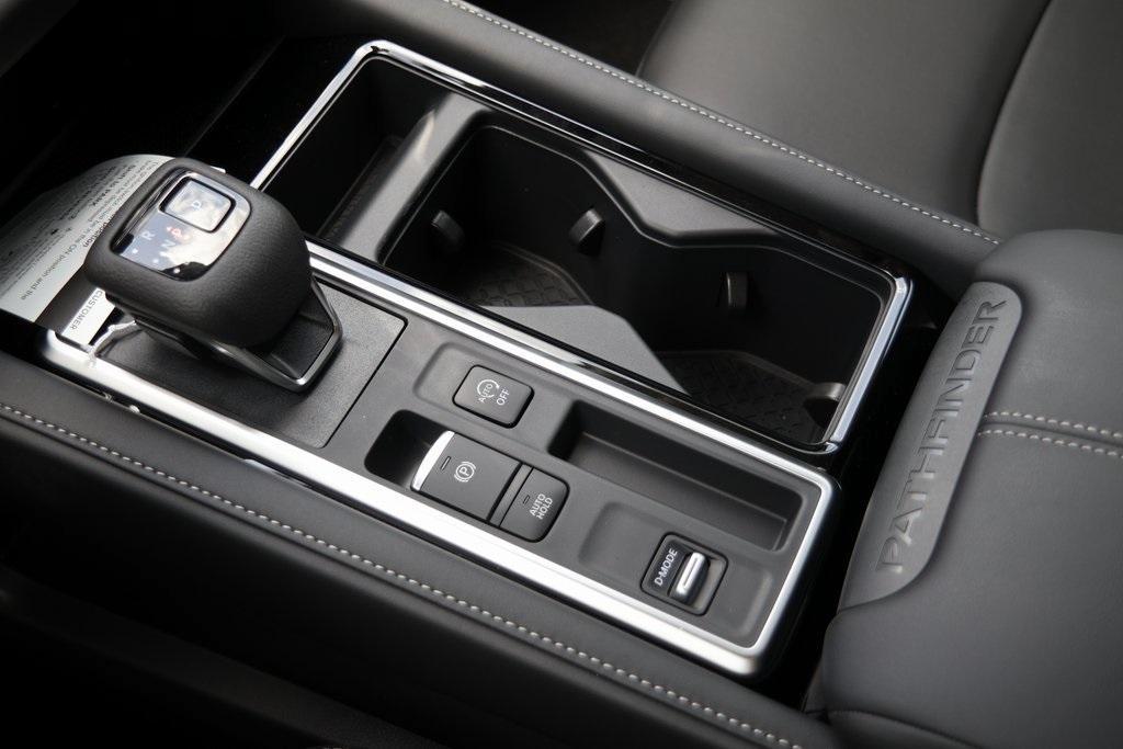 new 2025 Nissan Pathfinder car, priced at $40,677