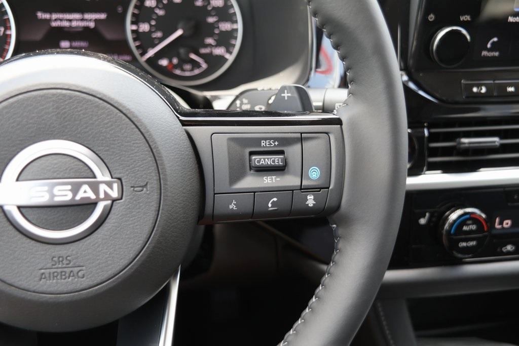 new 2025 Nissan Pathfinder car, priced at $40,677
