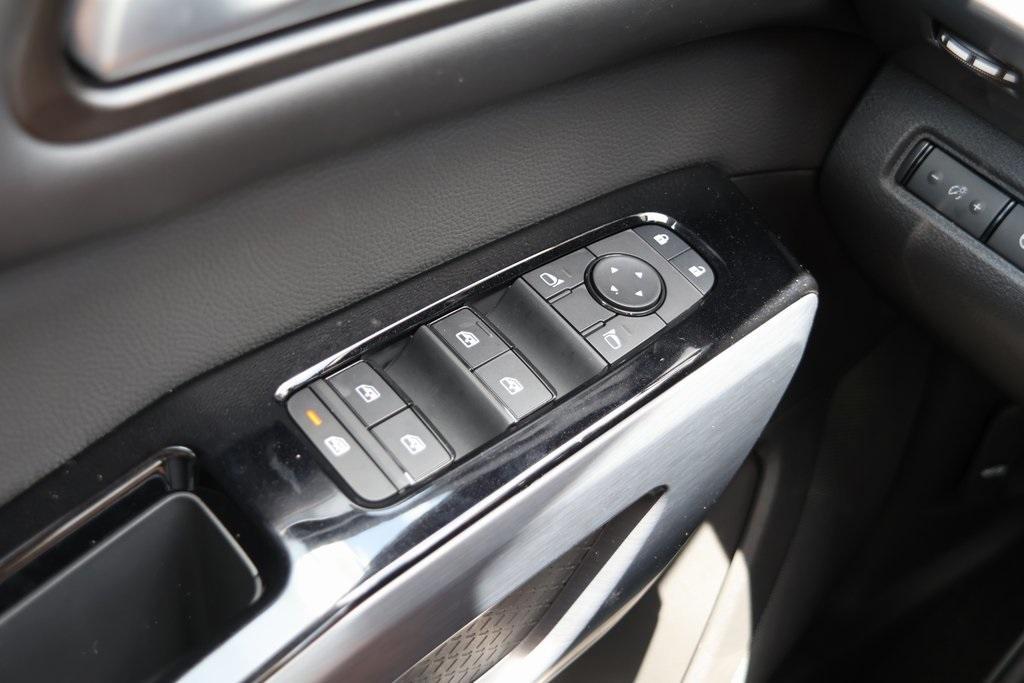 new 2025 Nissan Pathfinder car, priced at $40,677