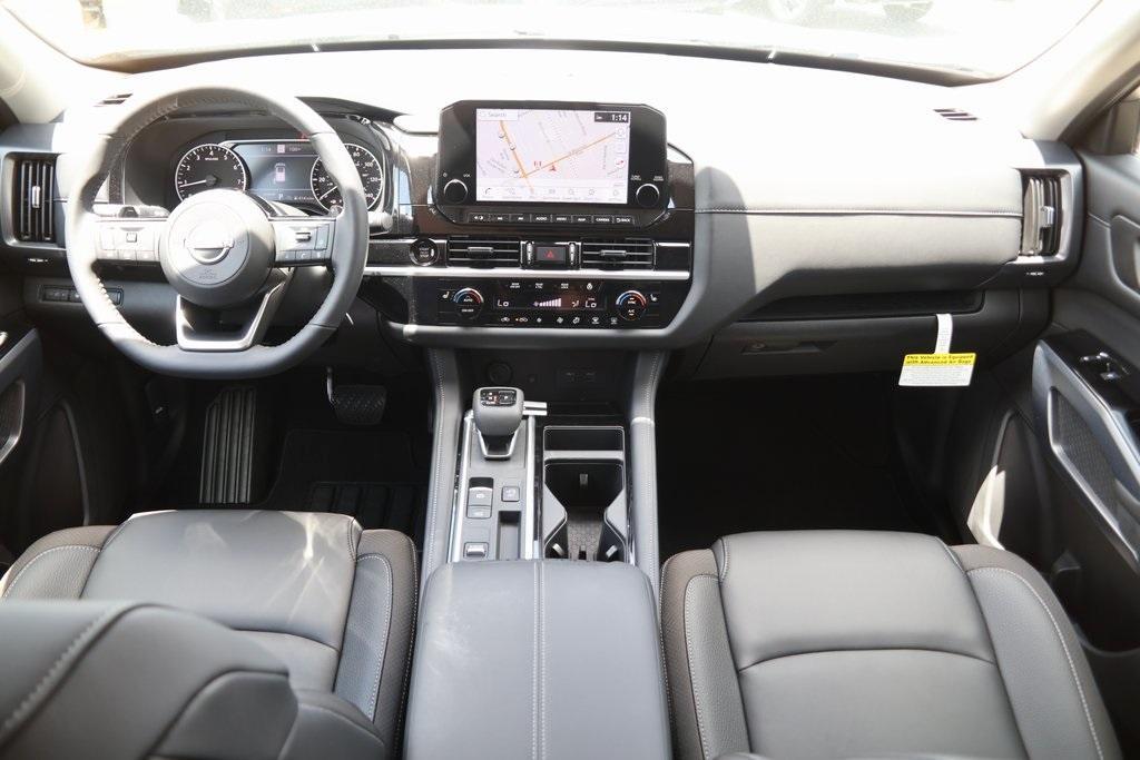new 2025 Nissan Pathfinder car, priced at $40,677