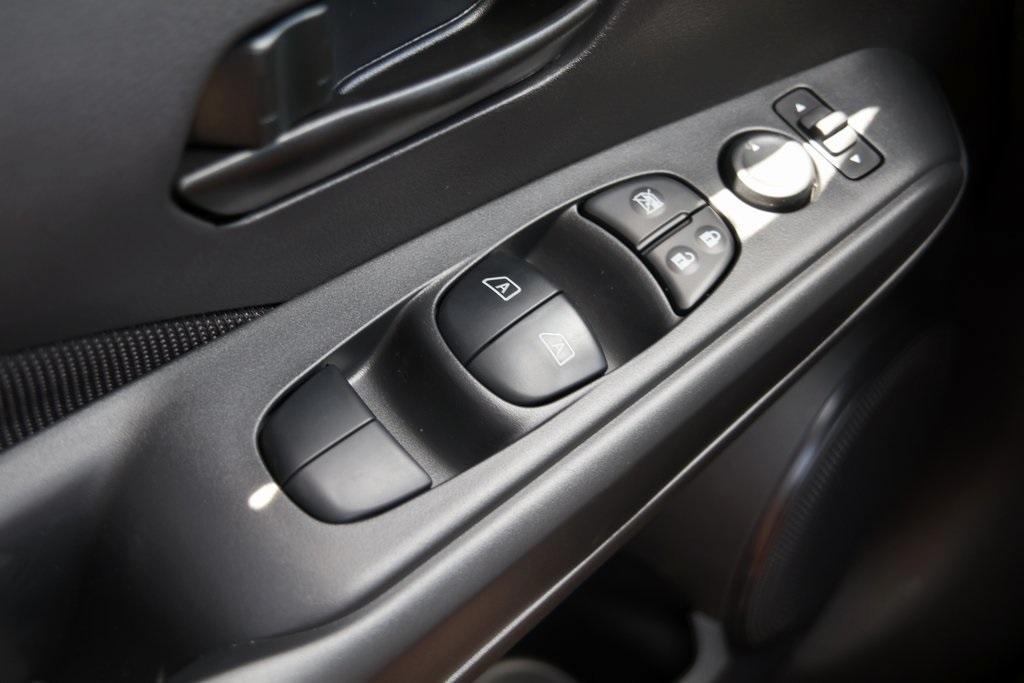 new 2025 Nissan Kicks Play car, priced at $22,672