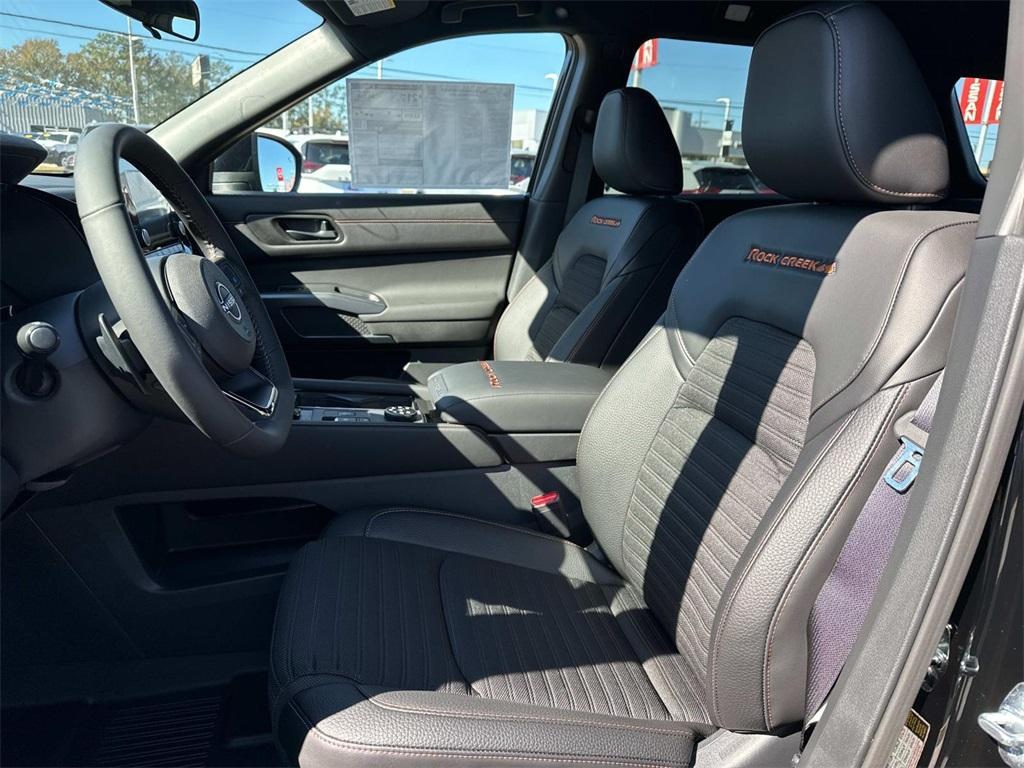new 2025 Nissan Pathfinder car, priced at $43,005