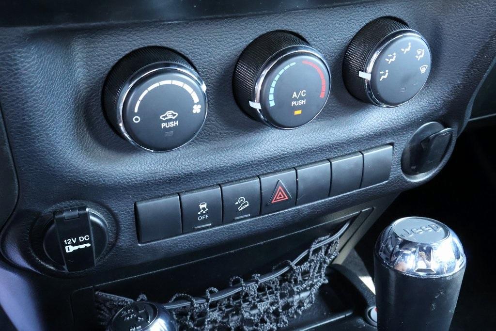 used 2015 Jeep Wrangler Unlimited car, priced at $18,484