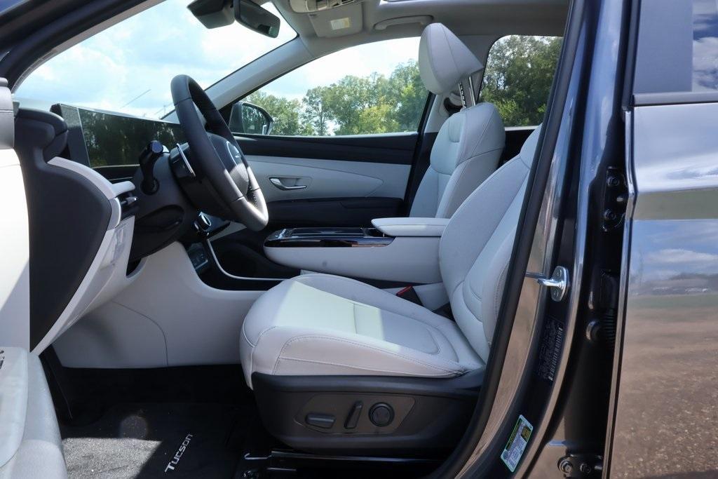 new 2025 Hyundai TUCSON Hybrid car, priced at $35,547