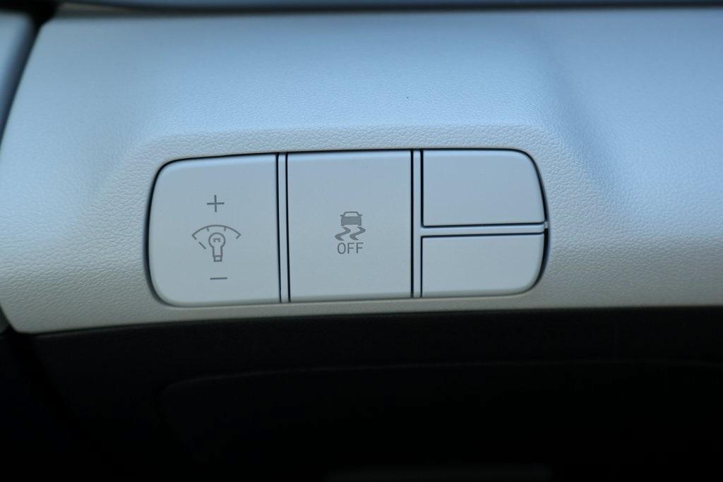 new 2025 Hyundai Elantra car, priced at $27,503