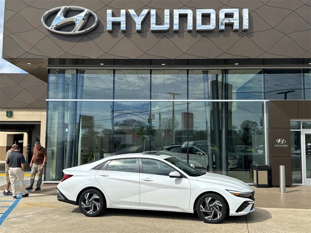 new 2025 Hyundai Elantra car, priced at $25,861