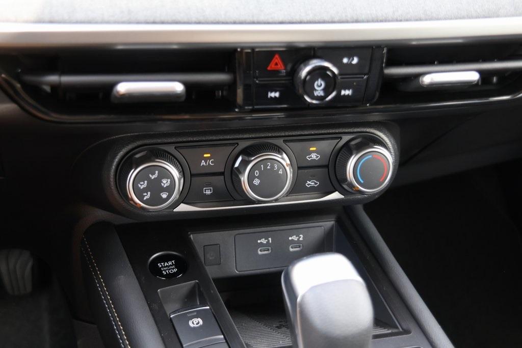 new 2025 Nissan Kicks car, priced at $26,012
