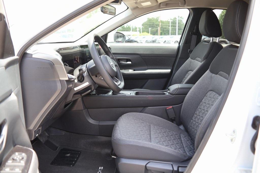 new 2025 Nissan Kicks car, priced at $26,012