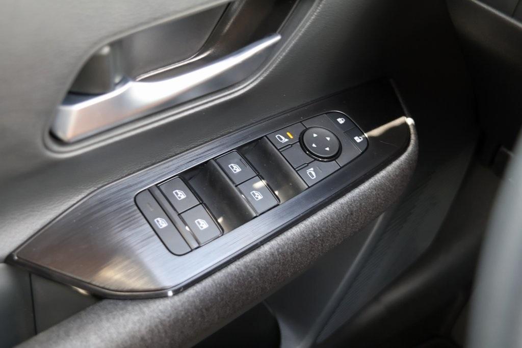 new 2025 Nissan Kicks car, priced at $26,012