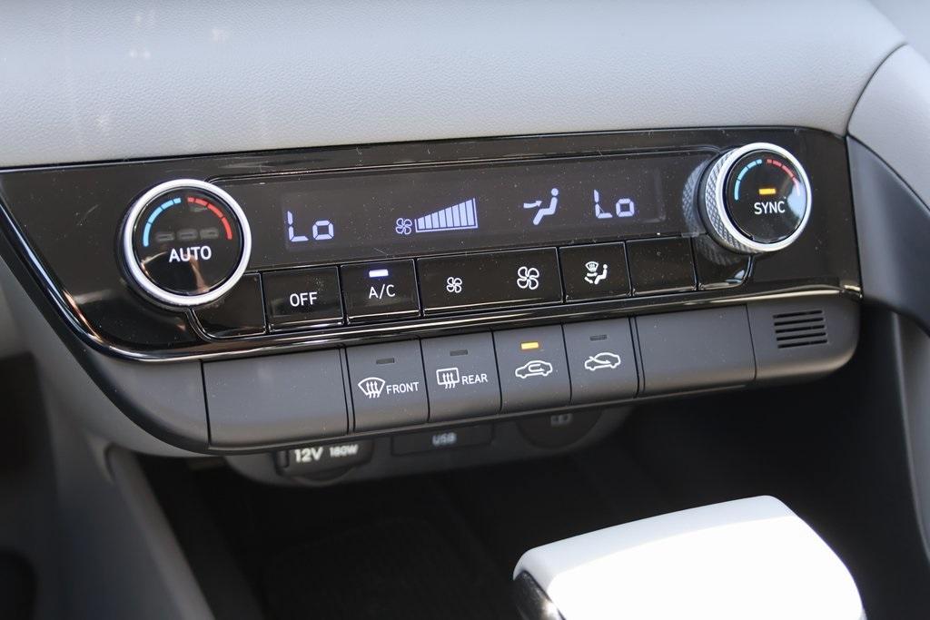 new 2025 Hyundai Elantra car, priced at $23,139
