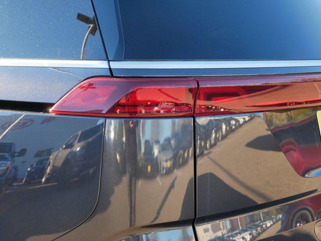 used 2024 Kia Carnival car, priced at $38,998