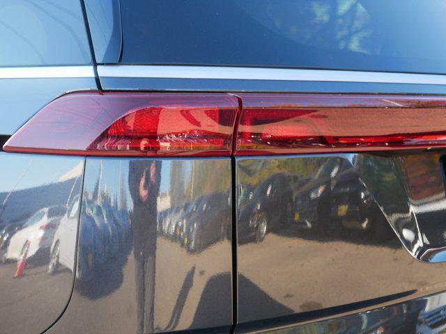 used 2023 Kia Carnival car, priced at $31,998