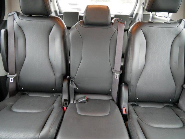used 2022 Kia Carnival car, priced at $25,998